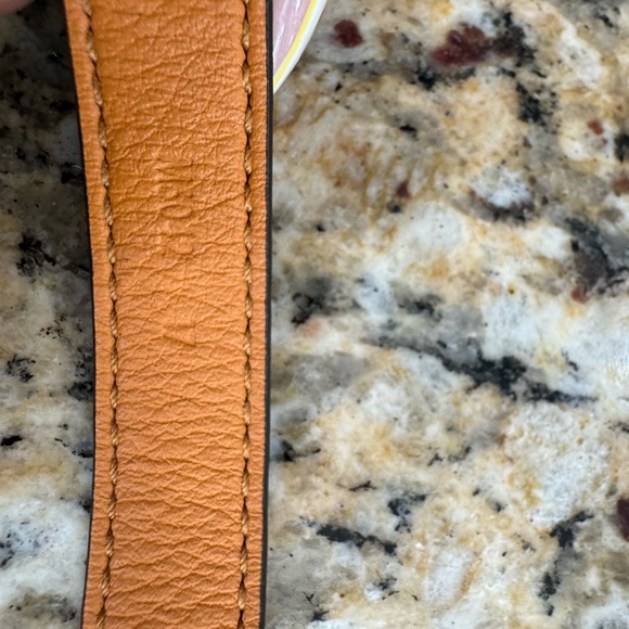 Louis Vuitton V Bracelet - Picture 4 of 5